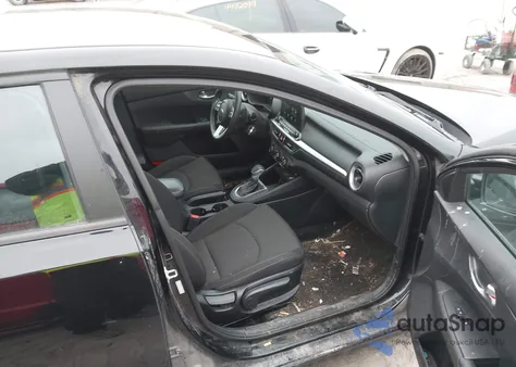 2021 Kia Forte Lxs из США, поврежденный, VIN 3KPF24AD5ME325897